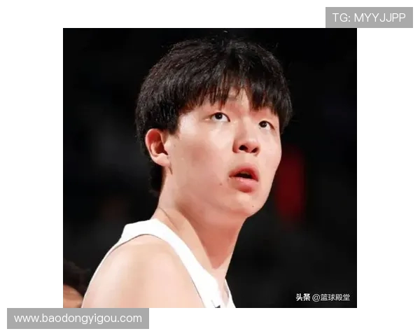 杨瀚森对位速度更快对抗更强的中锋 多看录像总结提升技术与战术意识