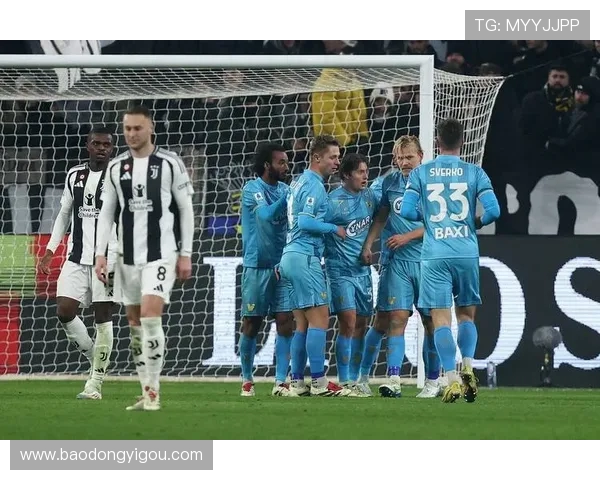 扎巴尔尼半场两送点阿莱克斯点射建功助球队顽强扳平比分